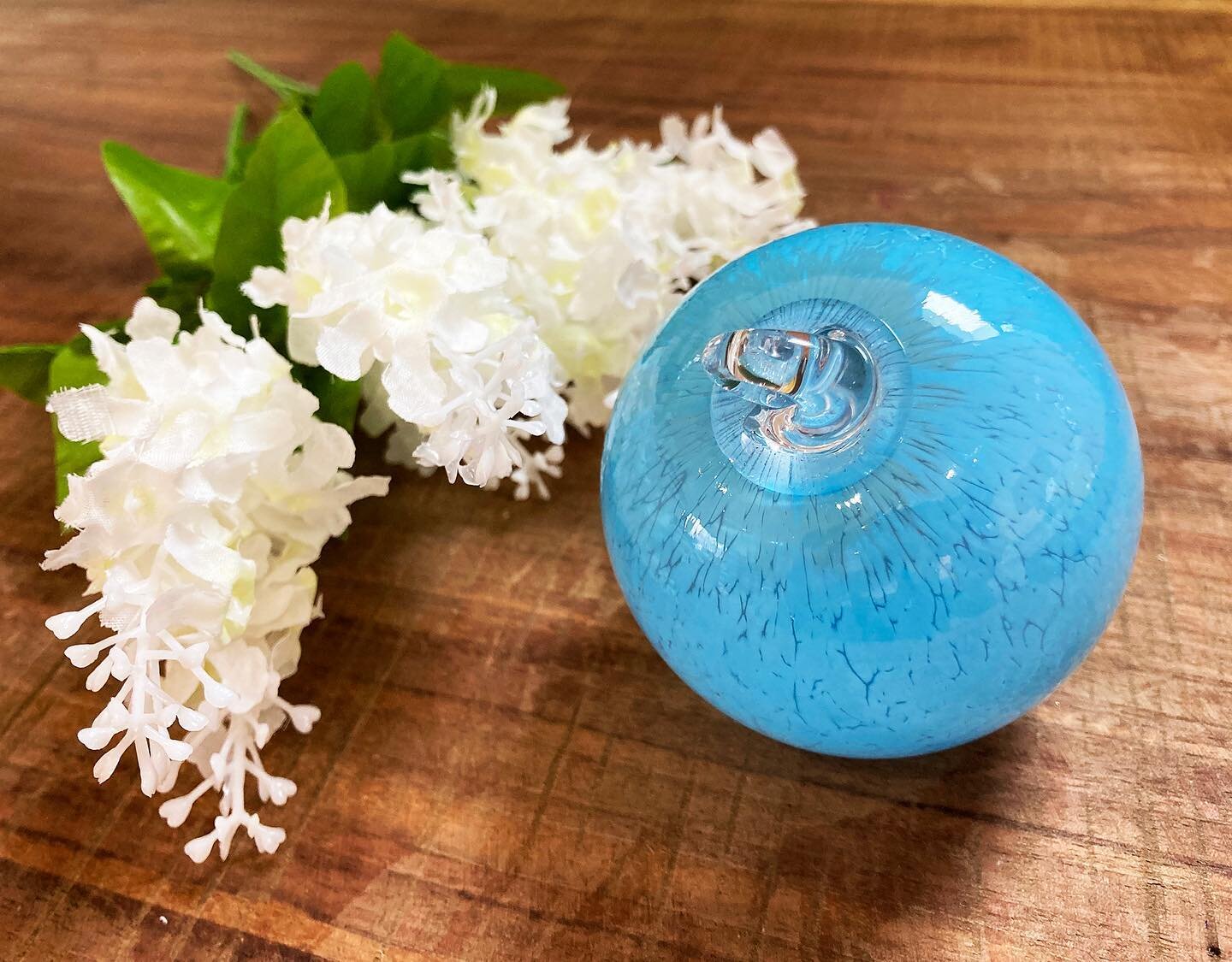 Hanging globe ornaments are always a lovely adornment for your windows or other decoration, and in our upcoming class you can make your own! Join us in the hotshop on Saturday 7/24, 8/7, 8/14, or 8/28 for a beginner-level course where each student wi